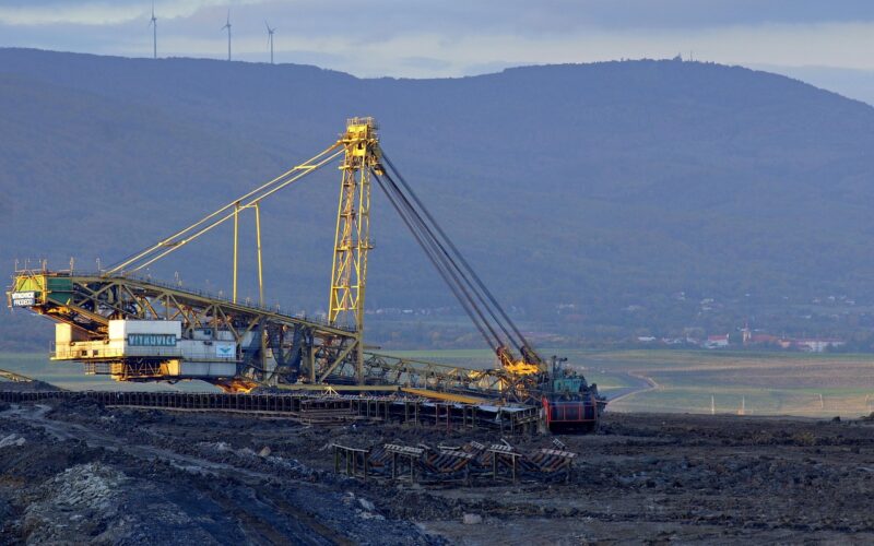 Expansão do carvão ameaça metas climáticas, expõe estudo.