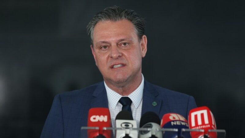 favaro critica acao de trump e destaca importancia de explorar