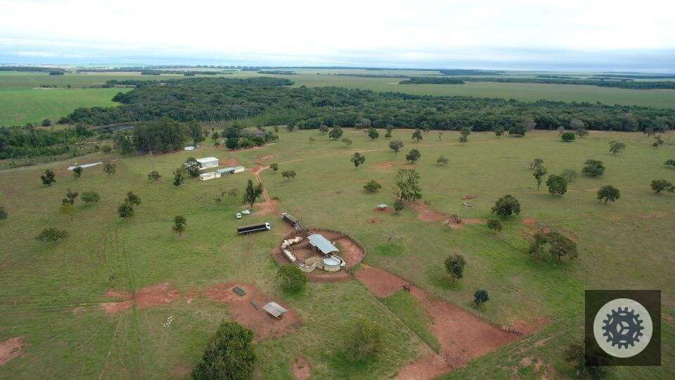 Vista aérea de uma propriedade rural
