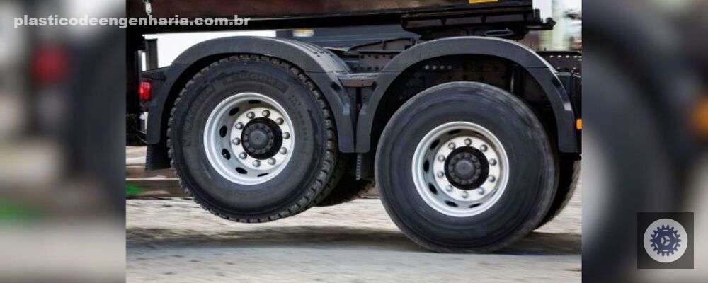Caminhão com eixo suspenso