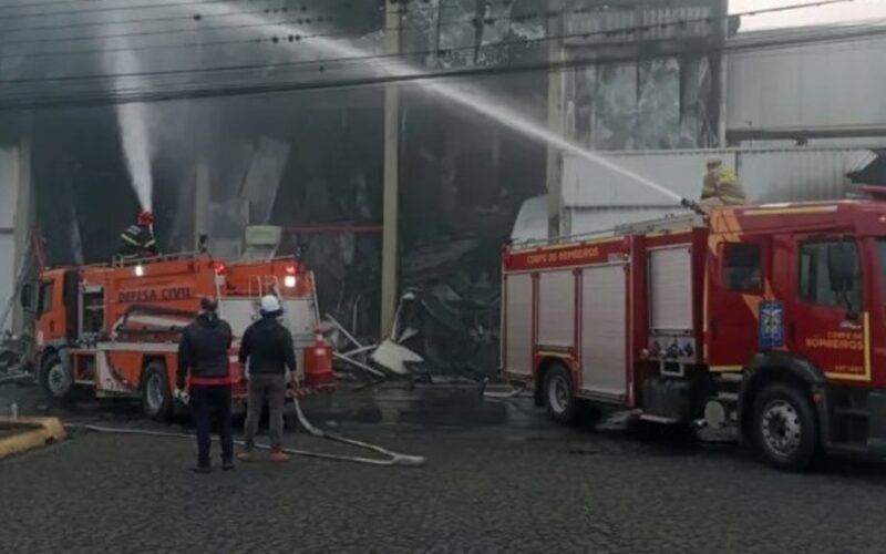 fogo no frigorifico em carambei incendio no brf pode afetar