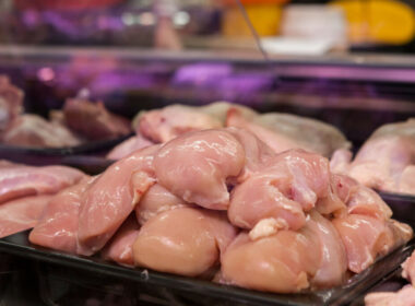 frango a alternativa saborosa e economica para os argentinos diante