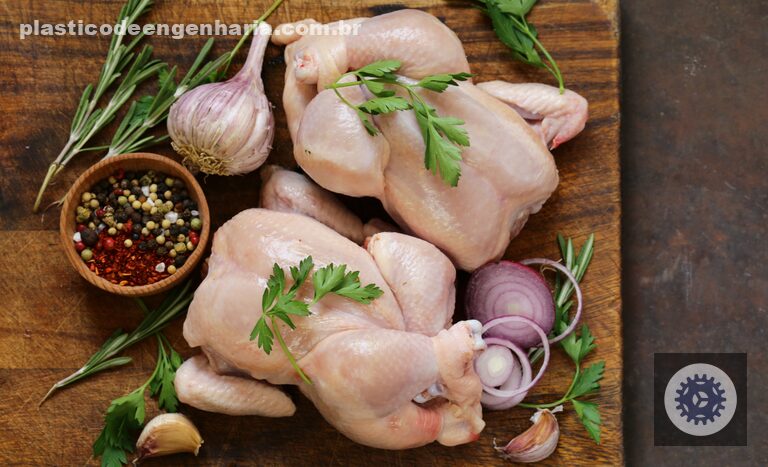 Frango brasileiro se destaca no mercado global com quase 400 mil toneladas em exportações e qualidade incomparável.