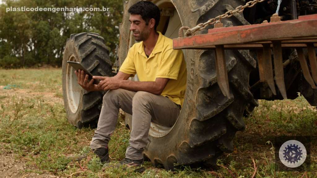 Ganhe mais na pecuária com contas eficazes para otimizar seus lucros e aumentar sua rentabilidade. 3 gestao pecuarista fazenda tablet 28.04.2025