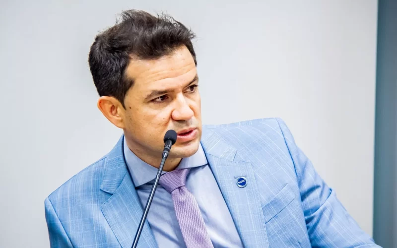 Governo define regime especial para atrair grandes operadores de data centers ao Brasil