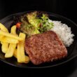 hamburguer quadrado desafia padroes e propoe nova forma de consumo
