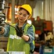 impulsionado por jovens emprego na industria cresce 75 e alcanca