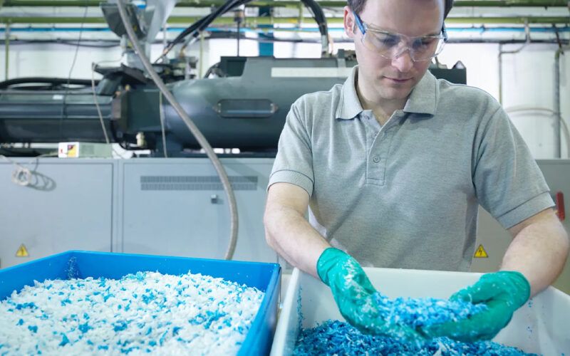 industria alimenticia e de bebidas adota uso massivo de plastico