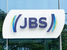 jbs aos 70 anos revela modernizacao da marca
