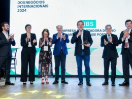 jbs e reconhecida como 'empresa exportadora do ano pela apex