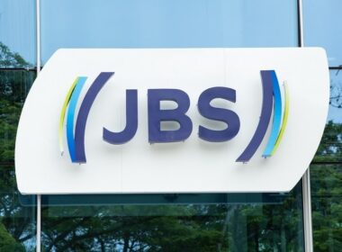 jbs mergulha no mercado de ovos parceria estrategica com a
