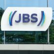 jbs registra r 29 bi em lucros com aves e