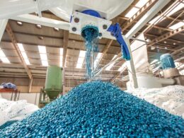 JBS transforma 6 mil toneladas de plástico em 2024, revelando a estratégia sustentável que está moldando o futuro da indústria alimentícia 22 jbs transforma 6 mil toneladas de plastico em 2024 revelando
