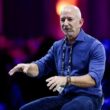 jeff bezos diz que ha bolha na ia mas ve
