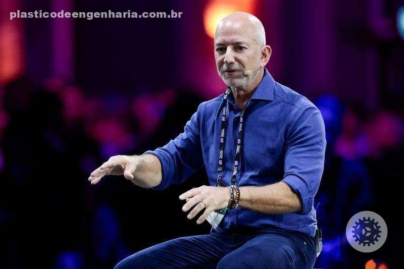 jeff bezos diz que ha bolha na ia mas ve
