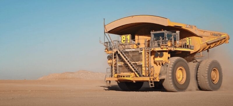 Komatsu entrega 700º caminhão autônomo para operação nas mineradoras
