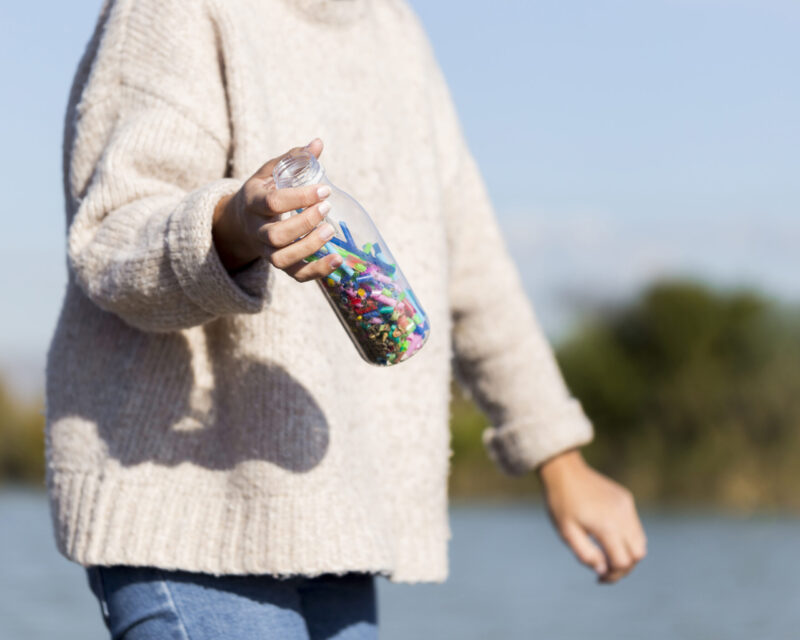 larvas transformam plastico em energia verde impulsionando reciclagem de mais