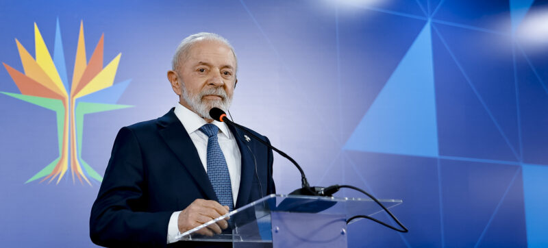 Lula propõe lei de reciprocidade no agro em resposta a Trump; Frente Parlamentar do Agropecuária pede cautela.