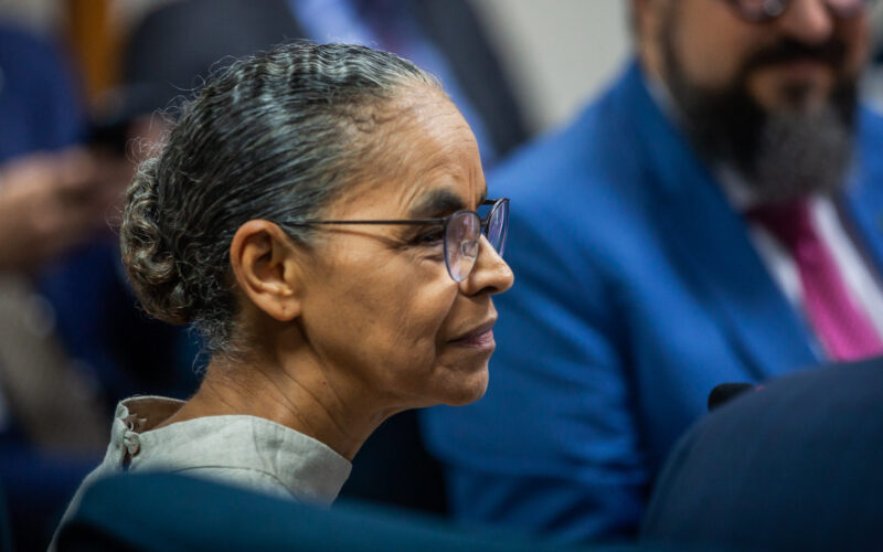 Marina critica emenda de Alcolumbre e vê politização de tema técnico.