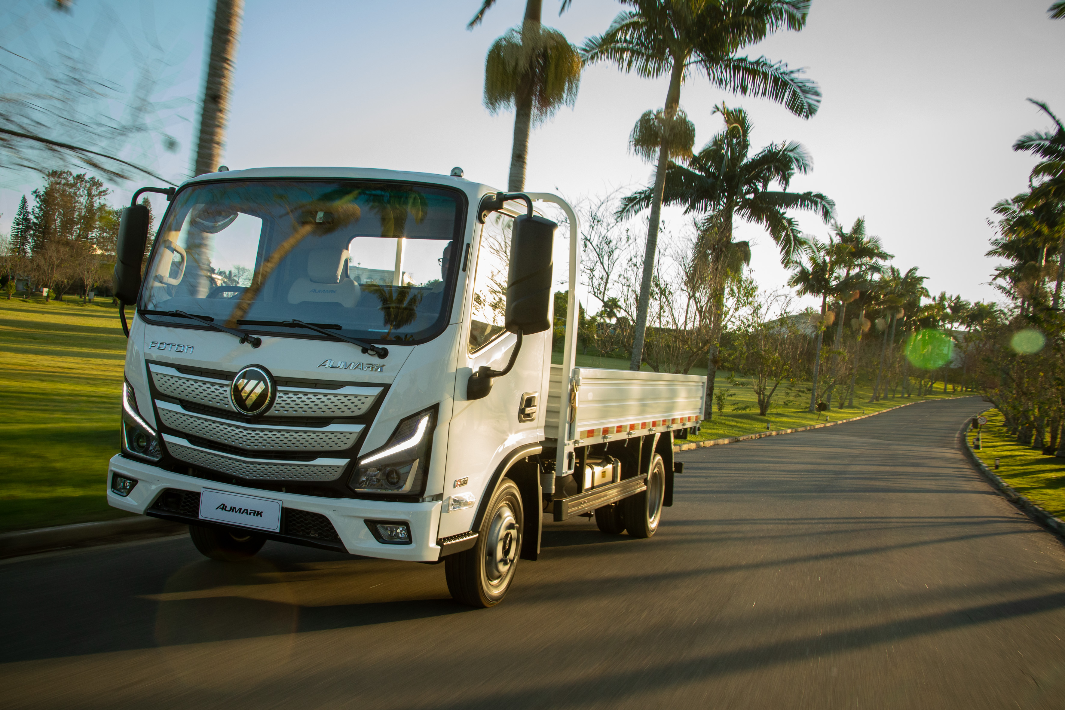 novo caminhao semileve da foton oferece 3 anos de revisoes