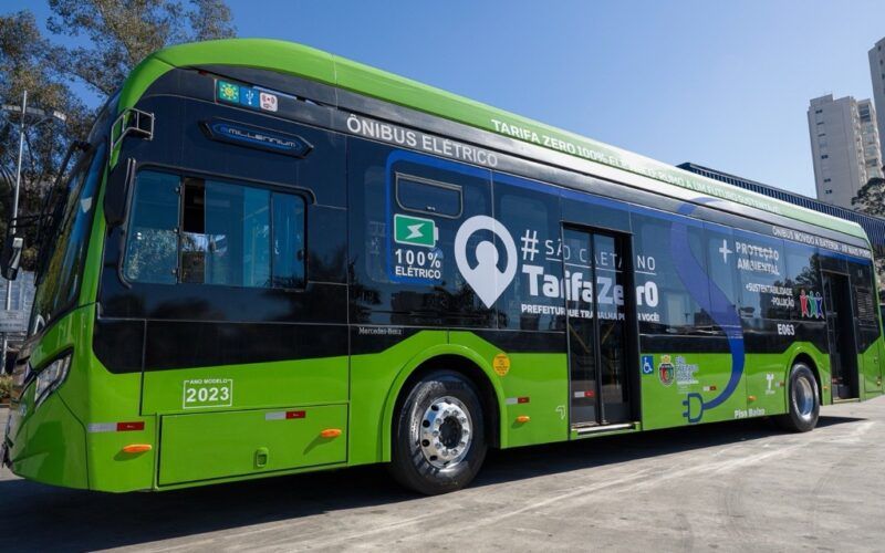 Mercedes-Benz elétrico e-0500U começa a circular em São Caetano do Sul, no ABC Paulista