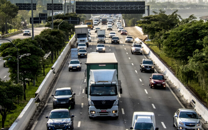 Frota nacional de veículos bate recorde e cresce 4,75 milhões de veículos em 2024