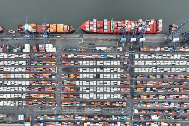 Paraná se destaca com US$ 11,1 bilhões em exportações, potencializando oportunidades de negócios na região Sul.