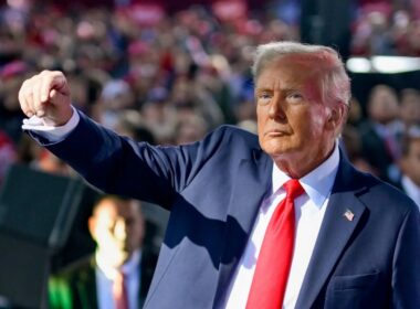 Perdas de US$ 5,8 bilhões no agro: impacto das tarifas de Trump e como minimizar os danos financeiros.