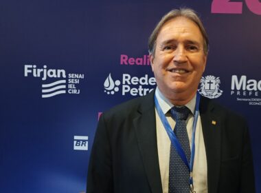 Petrobras busca novas reservas na Bacia de Campos, mas descarta 'novo pré-sal', diz diretor.