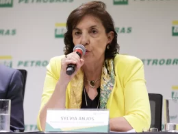 Petrobras reduz capacidade de produção em Búzios de 12 para 180 mil barris por dia, diz diretora da empresa