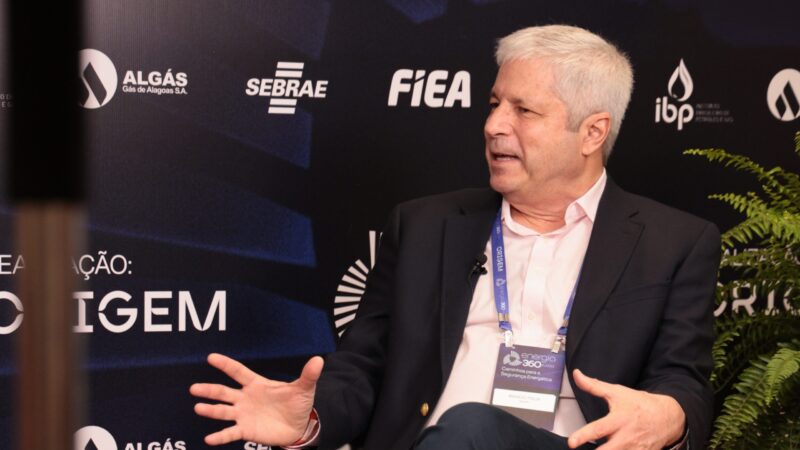 Petróleo terá foco em produtos mais valiosos com 'consciência energética', prevê especialista.