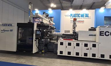 plastic metal destaca tecnologia de co injecao eficiencia energetica sustentabilidade e