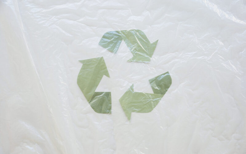 plastico biodegradavel transforma sustentabilidade com decomposicao rapida e reducao de