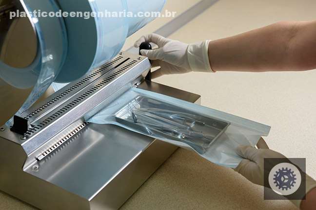 Plástico em equipamentos médicos melhora esterilização e segurança de pacientes