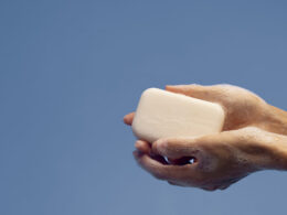 Plástico vira sabão, embalagem e fuselagem: sustentabilidade impulsiona avanços na indústria e consumo responsável 11 plastico vira sabao embalagem e fuselagem sustentabilidade impulsiona avancos na