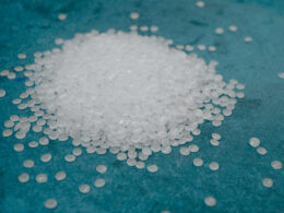 Polietileno nacional ganha força e promete qualidade superior frente às importações no mercado brasileiro. 13 Polietileno nacional ganha força e promete qualidade superior frente às importações no mercado brasileiro.