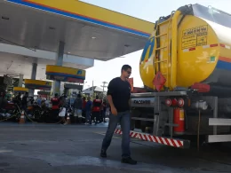 Preços dos combustíveis caem em abril, com destaque para a redução no preço do diesel, aponta IPTL.