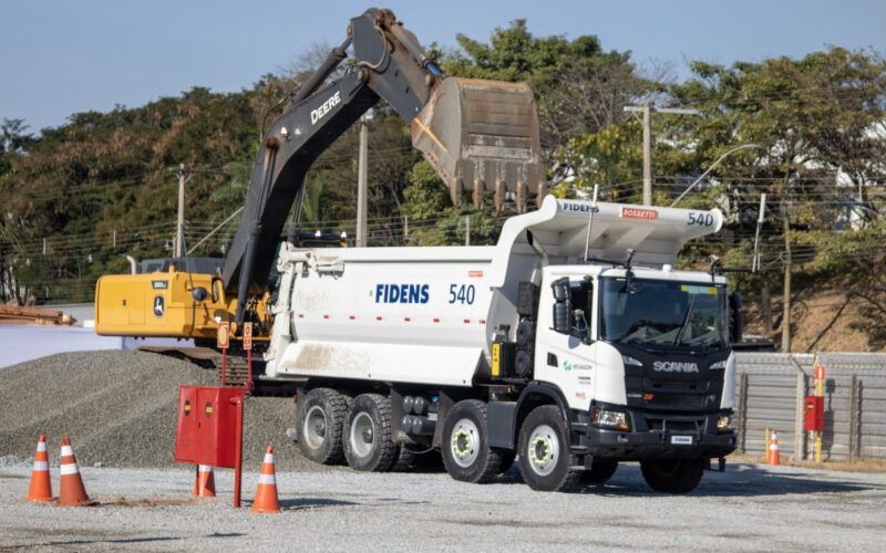 primeiro caminhao 8x4 teleoperado do brasil revoluciona a industria scania scaled