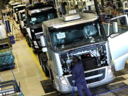 Ano se encerra com baixa na produção de caminhões, mas forte expectativa para 2024