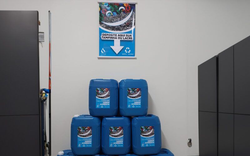 projeto ambiental e social de coleta de tampas de plastico