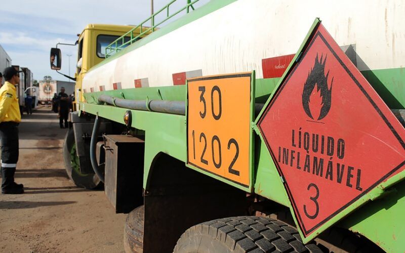 5 Dicas para evitar acidentes no transporte rodoviário de produtos perigosos