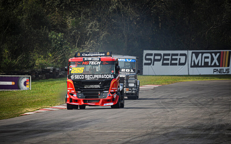 Rafael Fleck e Douglas Collet são os mais rápidos da Fórmula Truck no Uruguai