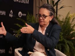 Revisão de tarifas das transportadoras de gás fica para 2025, diz ministra. 16 Revisão de tarifas das transportadoras de gás fica para 2025, diz ministra.