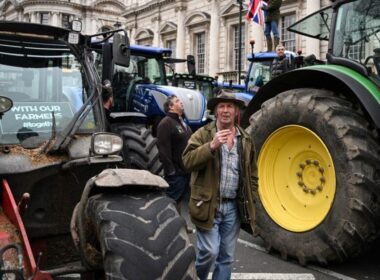revolta no campo fazendeiros britanicos enfrentam partido trabalhista em batalha