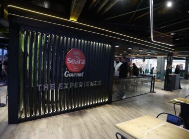 seara gourmet abre seu primeiro restaurante no maior aeroporto do