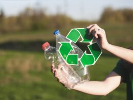 solucoes sustentaveis plastico reciclado transforma casas flutuantes em quatro horas