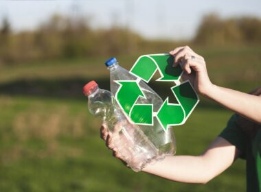 solucoes sustentaveis plastico reciclado transforma casas flutuantes em quatro horas