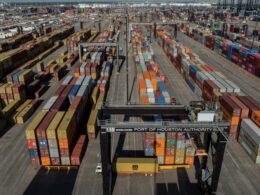 Tarifas de Trump impactam mercados e comércio global, revelando oportunidades e desafios para sua empresa. 11 Tarifas de Trump impactam mercados e comércio global, revelando oportunidades e desafios para sua empresa.