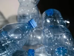 tecnologias sustentaveis transformam residuos plasticos em solucoes ecologicas e praticas.webp