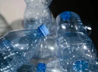 tecnologias sustentaveis transformam residuos plasticos em solucoes ecologicas e praticas.webp